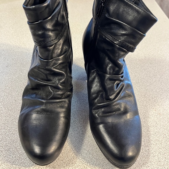 Blondo Black Leather Ankle Boots - Picture 4 of 7